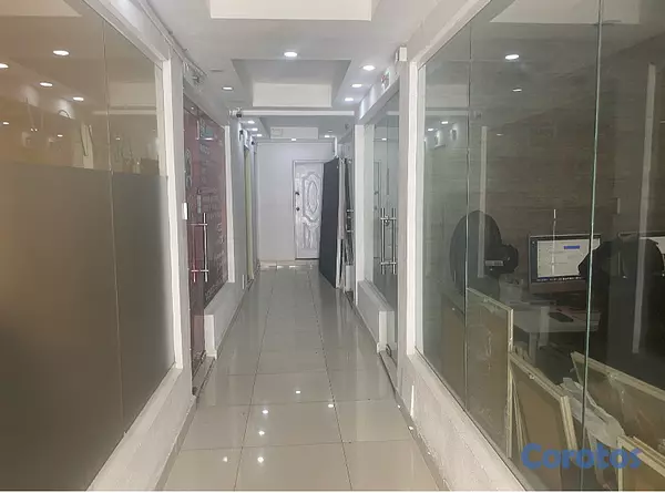 oficinas y locales comerciales - se alquila local  4