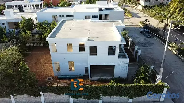 casas - Se venta esta Casa de 2 niveles en construcción en 10