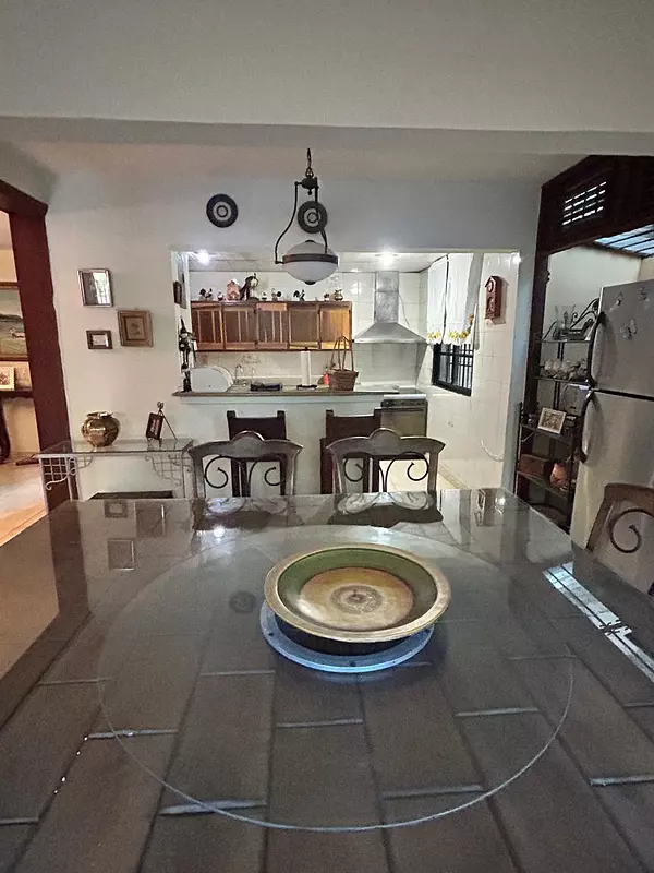 casas - Vendo casa en la Av. Independencia  10