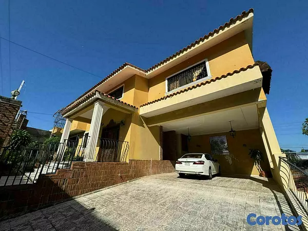 casas - ALQUILO Casa Ideal Para Negocio En Arroyo Hondo 2do DE 3 Niveles
CODIGO: PD449 2