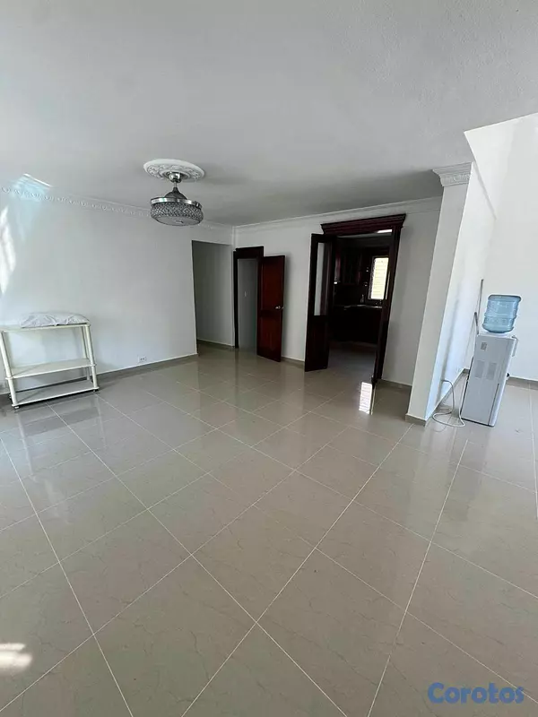 casas - Se alquila vivienda 2do nivel completo- El portal  10