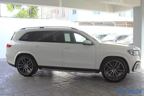 jeepetas y camionetas - Mercedes-Benz Clase GLS 450 AMG PLUS 4MATIC 2026 4