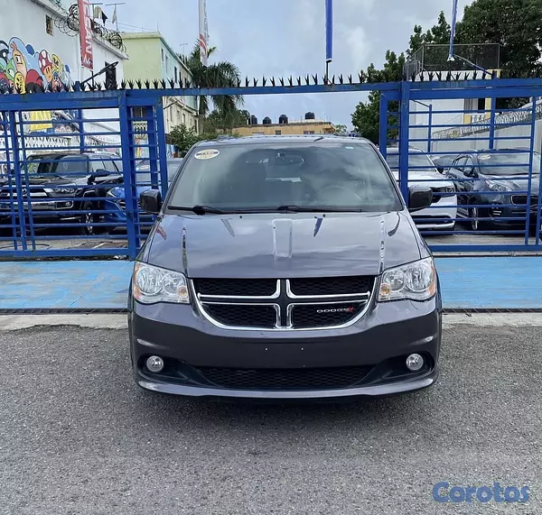 jeepetas y camionetas - Dodge Grand Caravan 2017  4