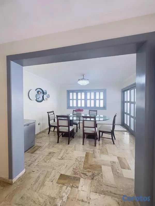 casas - vendo espectacular casa en la castellana 4 habitaciones con baño piscina jacuzzi 4