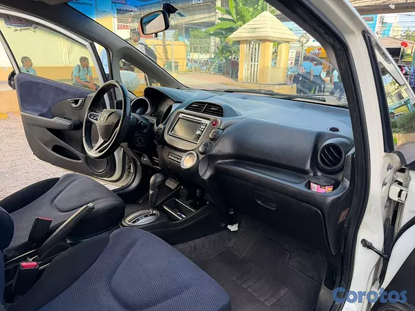 carros - Vehiculo Honda Fit 2012 de oportunidad 3