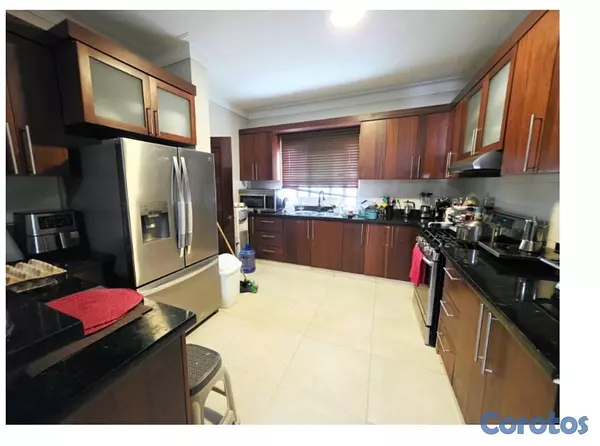 apartamentos - Apartamento en alquiler en 2do nivel, amplio y ventilado. la Española, Santiago. 9