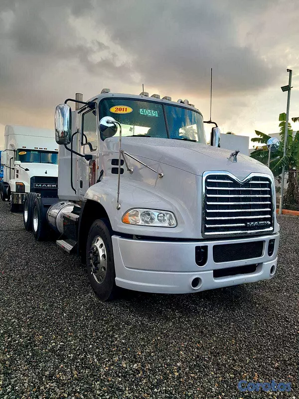 camiones y vehiculos pesados - MACK PINNACLE AÑO 2011 7