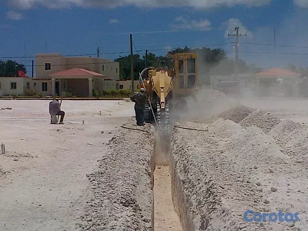 construccion e industrial - FREP, SRL. Transporte y Alquiler de Equipos Pesado 6