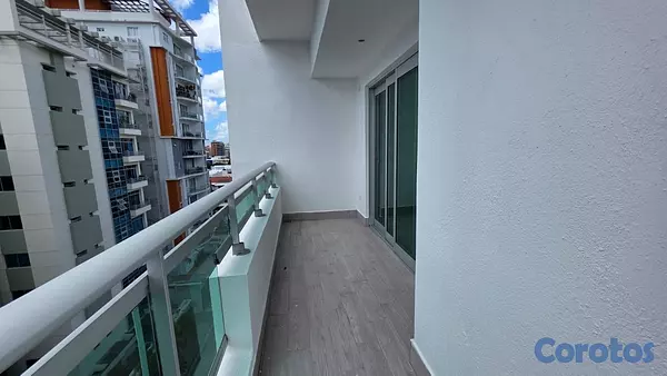 apartamentos - alquiló piantini piso 8 tres habitaciones con su baño family dos parqueos balcón 6
