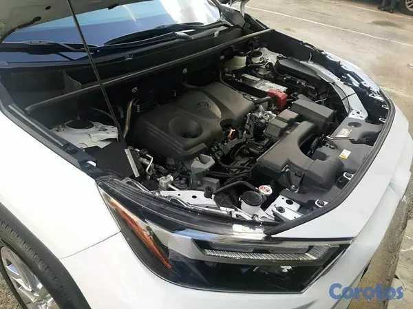 jeepetas y camionetas - Toyota rav4 2023 xle clean  12