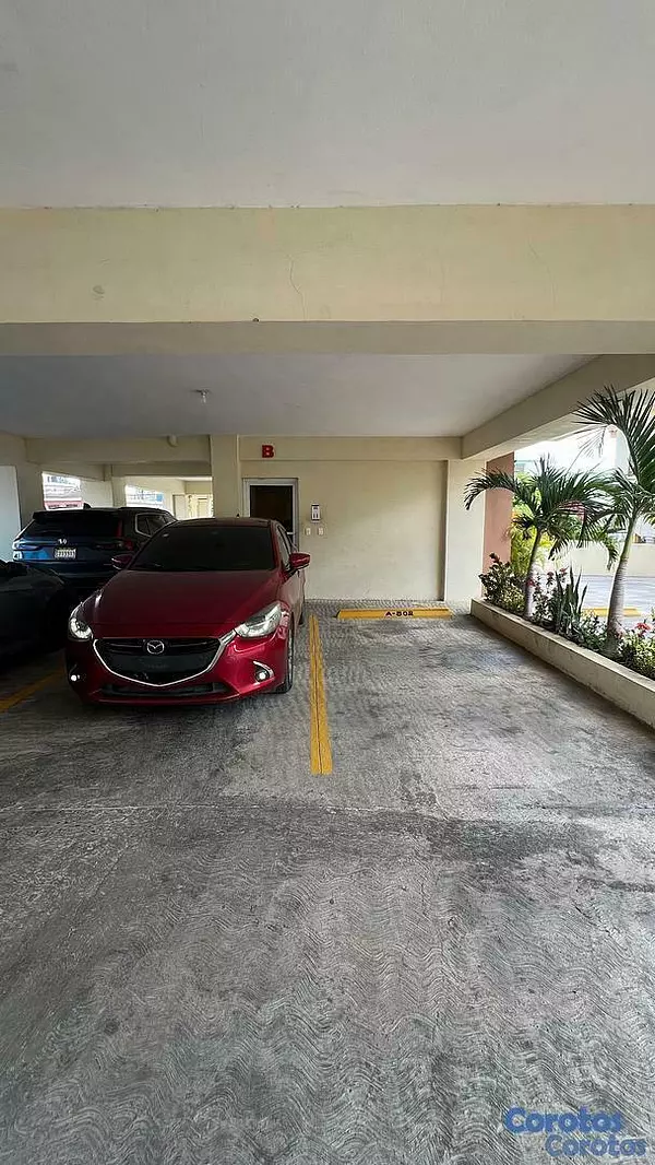 apartamentos - venta de apartamento con 175mts  5to piso con terraza en vista hermosa sto Dgo 8