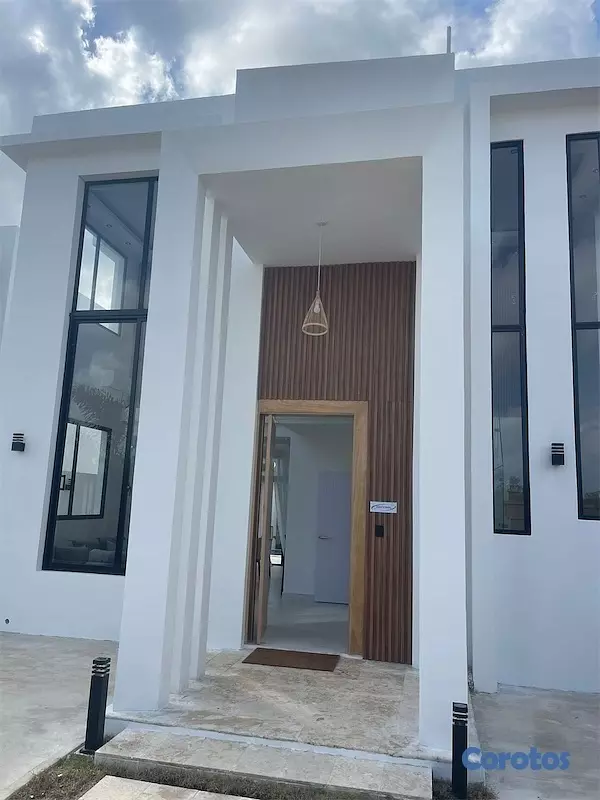 casas vacacionales y villas - Venta de Villa con piscina en punta cana reserva con 3000 dólares zona turística 5