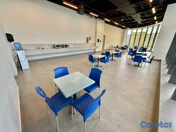oficinas y locales comerciales - Oficina Ejecutiva nueva en alquiler en Piantini 6
