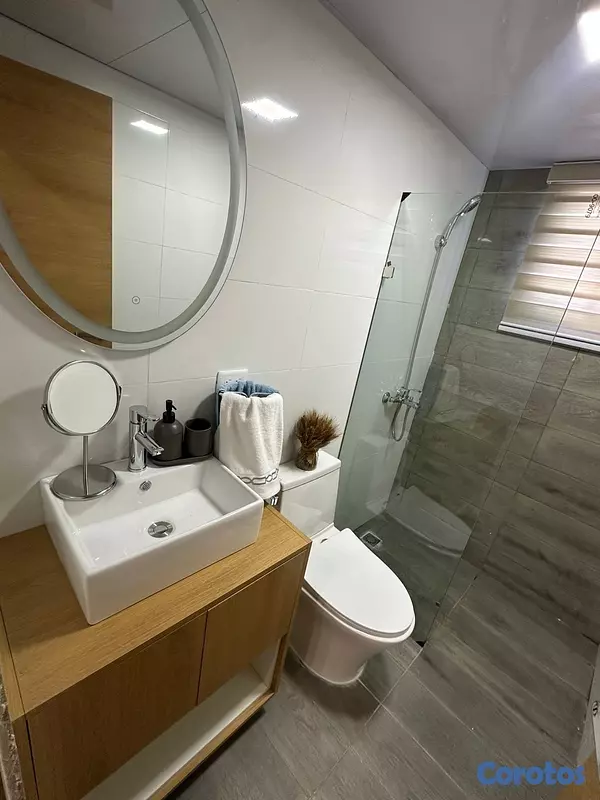 apartamentos - venta de apartamento con piscina y línea blanca en la autopista de san Isidro  6