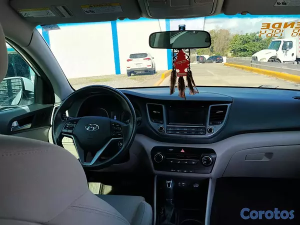 jeepetas y camionetas - Hyundai Tucson 2017 2.0 GDI 1