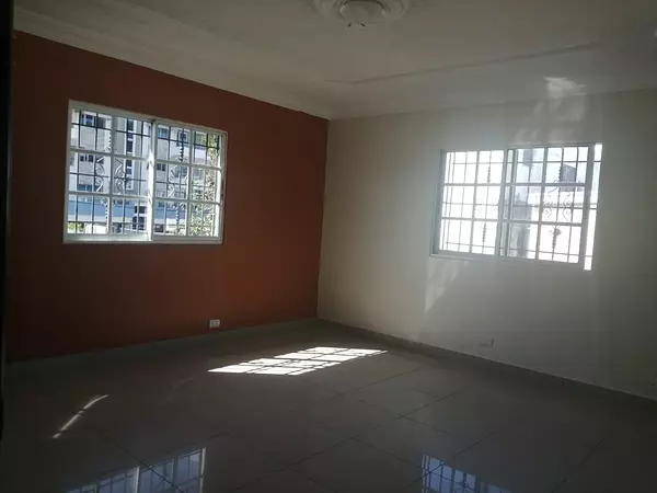 oficinas y locales comerciales - Alquilo Local 443 mts Los Prados
 3