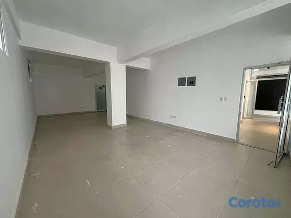 oficinas y locales comerciales - Local comercial en alquiler en naco 4