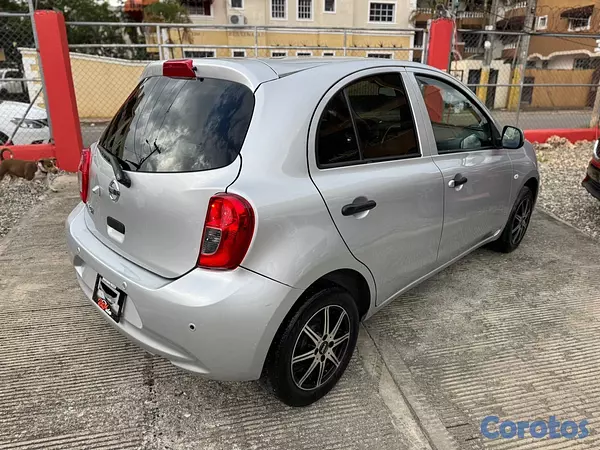 carros - Nissan March 2023 7