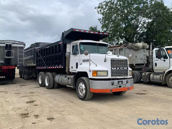 camiones y vehiculos pesados - Mack CH volteo 1