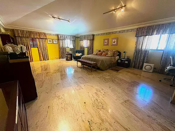 casas - Amplia casa en venta en Los Rios 9