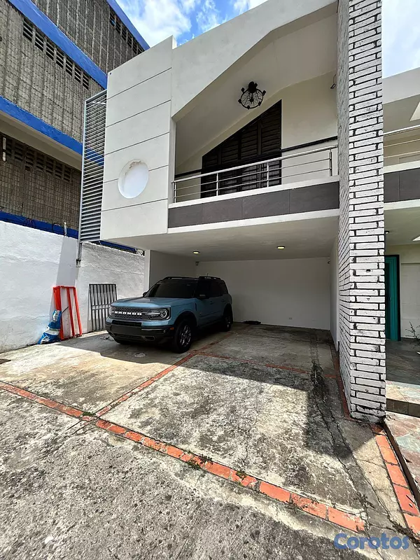 casas - CASA EN ALQUILER – LA CASTELLANA, DISTRITO NACIONA 8