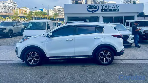 jeepetas y camionetas - KIA SPORTAGE LX 4WD 2020 4