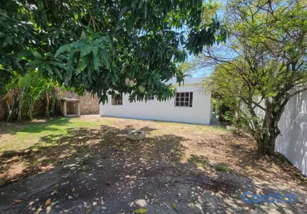 casas - Casa en residencial cerrado con amplio patio Autopista de San Isidro 2