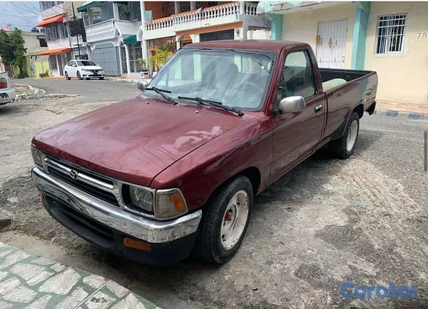 jeepetas y camionetas - Toyota hilux 1992 negociable  1