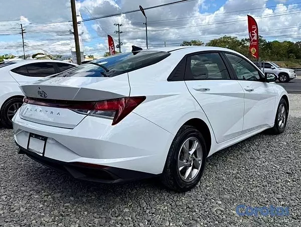 carros - Hyundai Elantra SE 2021
 4