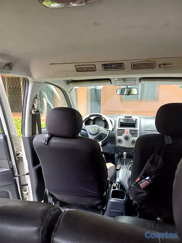 jeepetas y camionetas - Daihatsu Terios Long  RD$ 460,000 2