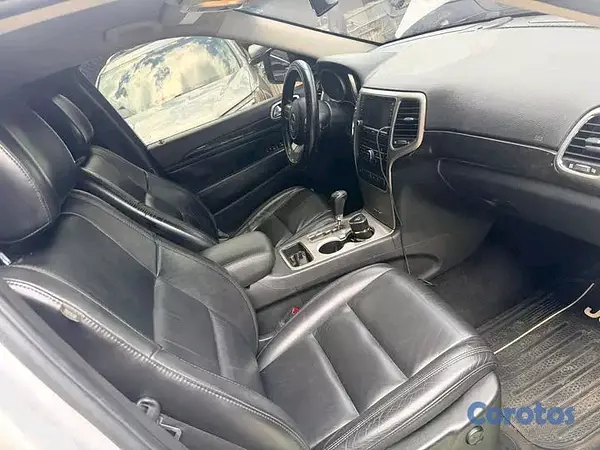jeepetas y camionetas - Jeep Gran Cherokee Laredo 9