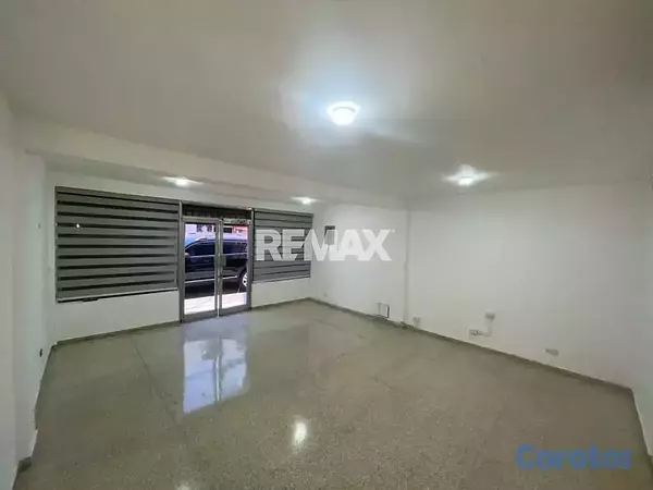 oficinas y locales comerciales - Local Comercial en EL MILLÓN SANTO DOMINGO DE GUZM 2
