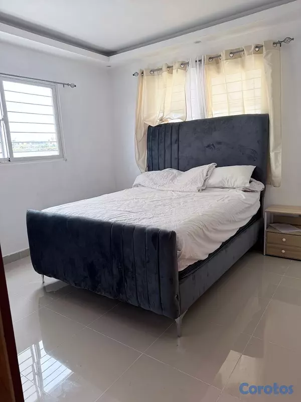 apartamentos - vendo amueblado rep de Colombia segundo nivel tres habitaciones dos parqueos bal 3