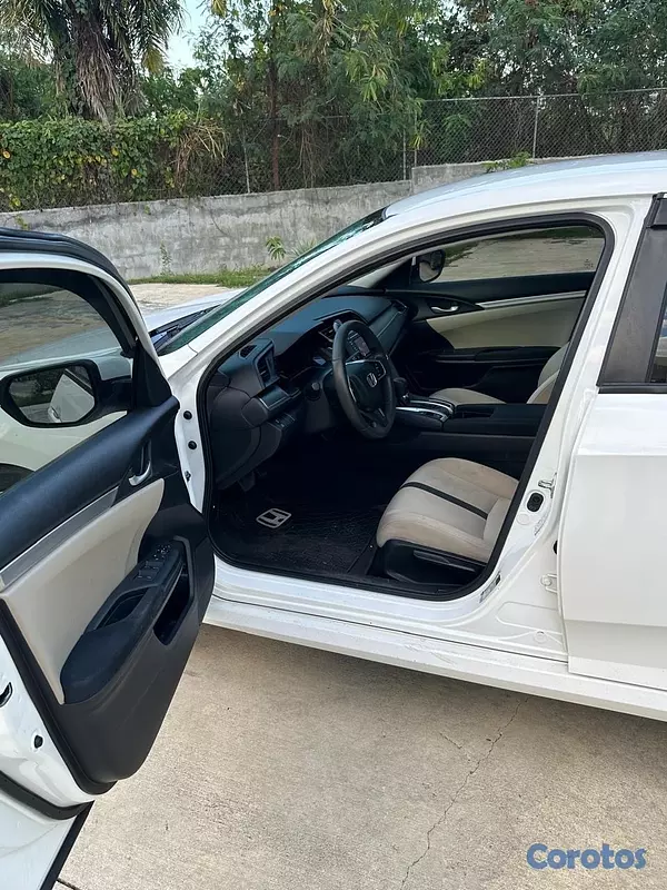 carros -  Honda Civic 2017 LX, vehículo económico, cómodo y muy confiable. 8