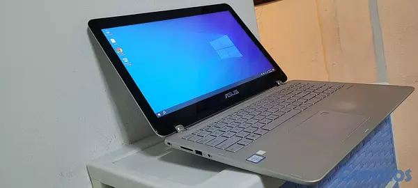 computadoras y laptops - Asus Touch de 17 Pulg Core i7 7ma Ram 16gb SSD 512GB Video 8gb 2