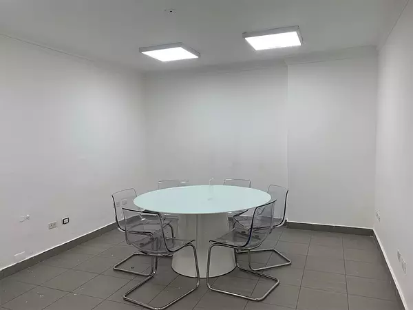 oficinas y locales comerciales - Local en la Esperilla  80 m 3