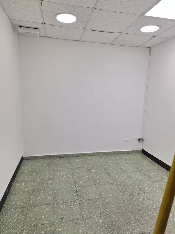 oficinas y locales comerciales - local en Piantini 7