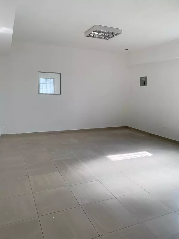 oficinas y locales comerciales - Local bella vista 160m 1400 usd 2