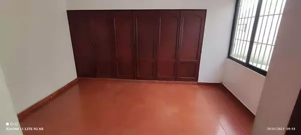 casas - Vendo casa en El Pedregal, Av. Independencia  2