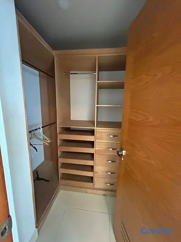 apartamentos - Alquiler de apartamento en Evaristo Morales 2