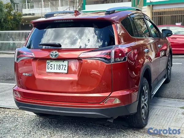 jeepetas y camionetas - Toyota rav4 LE 4x4 2016 2