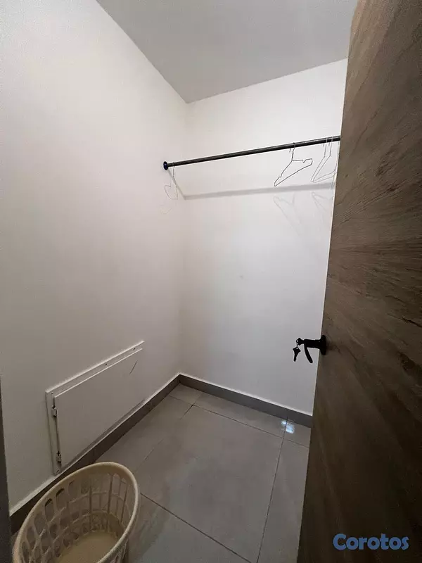 apartamentos - Apartamento 2do Nivel en Ave. Hispanoamericana  4