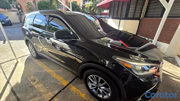 jeepetas y camionetas - Hyundai Grand Santa Fe 2017 4