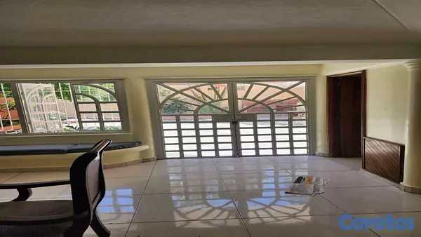 casas - En Venta Casa en Arroyo Hondo de 3 habitaciones 8