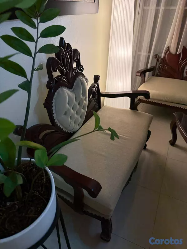 muebles y colchones - JUEGO DE MUEBLES EN CAOBA / $80,000 / ESTILO “LUIS V” / NEG.  4