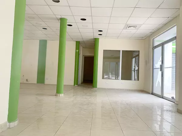 oficinas y locales comerciales - Local comercial Esquinero en alquiler gazcue 7