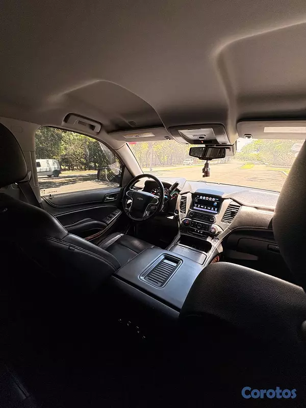 jeepetas y camionetas - Chevrolet Suburban 2017 4
