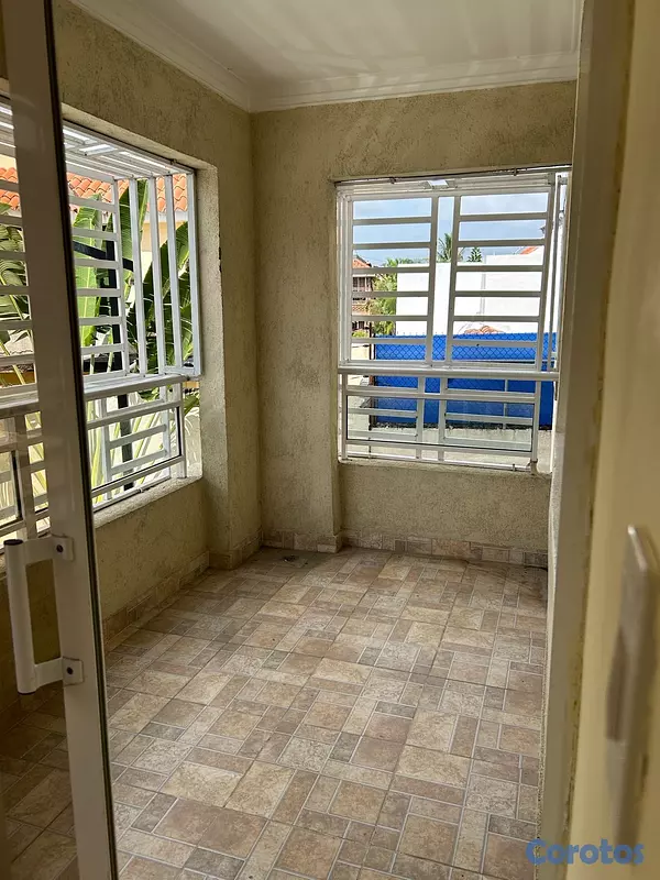 apartamentos - Alquiler Aparamento 2do Nivel, Res. Quintas de Parque. Jacobo Majluta. 7