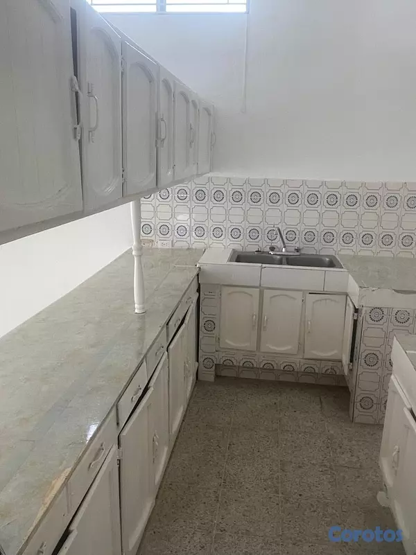 apartamentos - Apartamento en Alquiler en Renacimiento. 2do piso. 5
