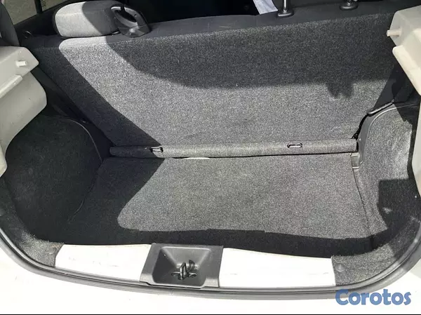 carros - Vendo Nissan March 2015 Cómo nuevo Uso personal Negociable 7